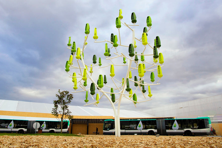 Un girasol y un árbol que producen energía - Bropro